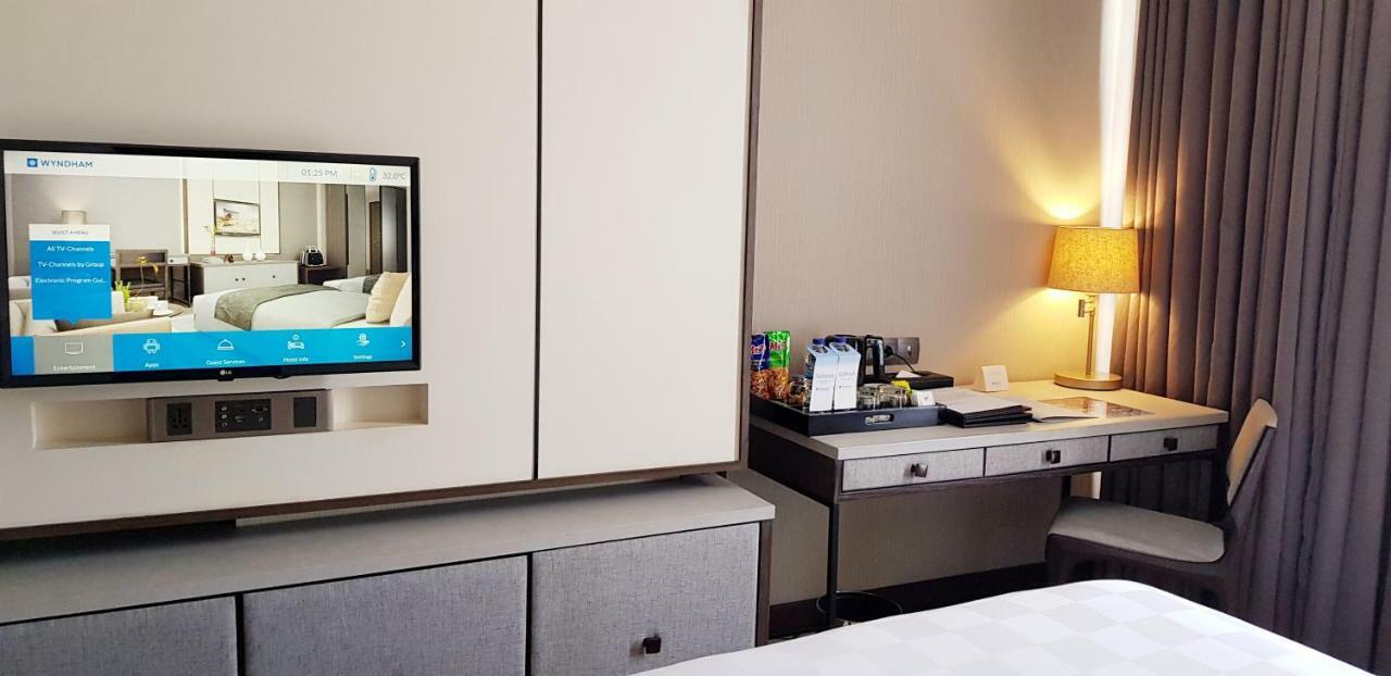 Wyndham Opi Hotel Palembang Extérieur photo
